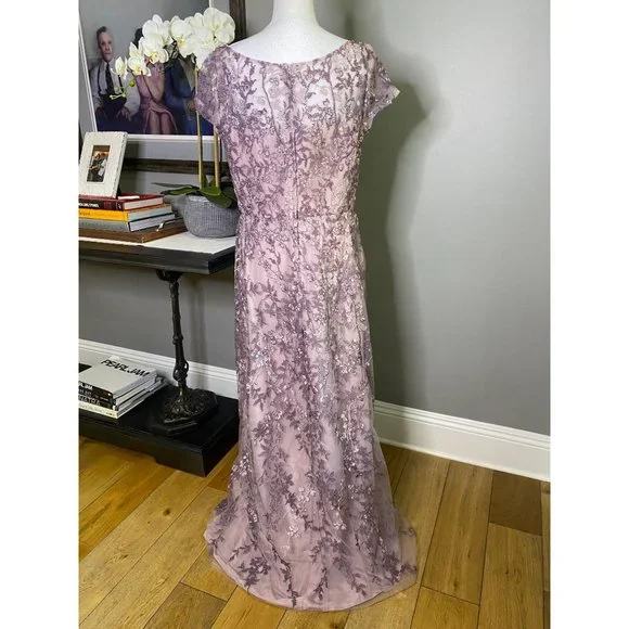 La Femme 27956 Lace Column Gown Dusty Lilac Women's Size 12 - Picture 9 of 11